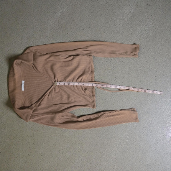 Timing Brown Ribbed‎ Long Sleeve Crop Top - Picture 3 of 5